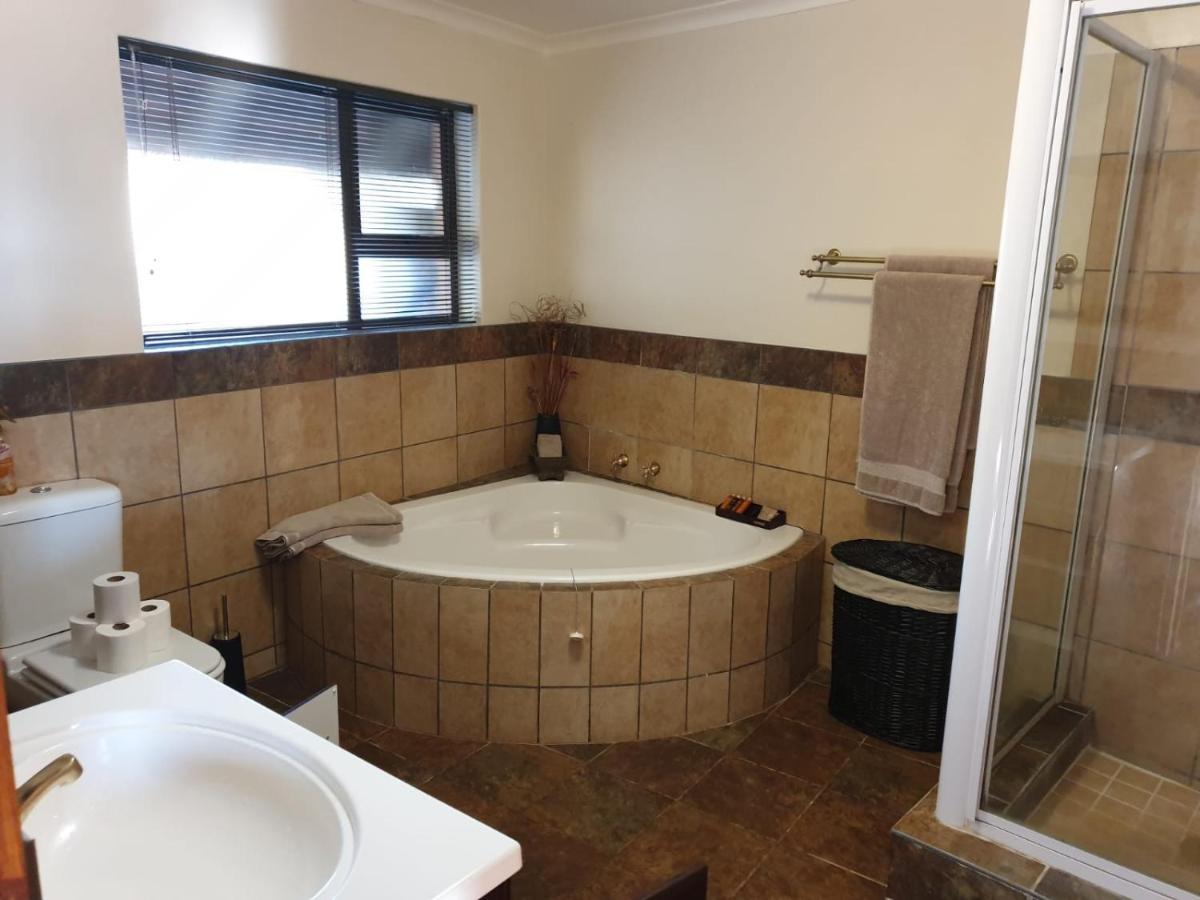 Wag N Bietjie Bush Lodge Heuningneskloof Buitenkant foto